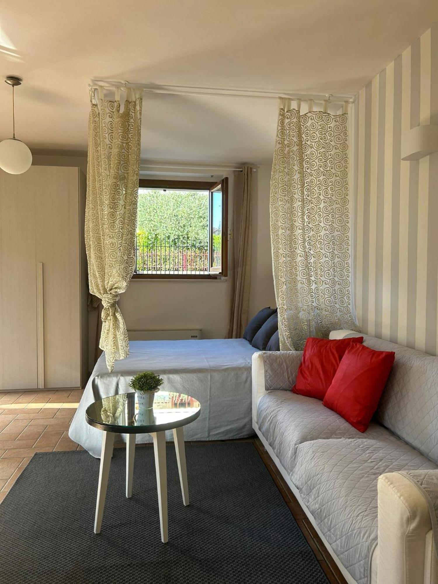 Apartamento A Casa Di Francesco Santa Maria Degli Angeli  Exterior foto