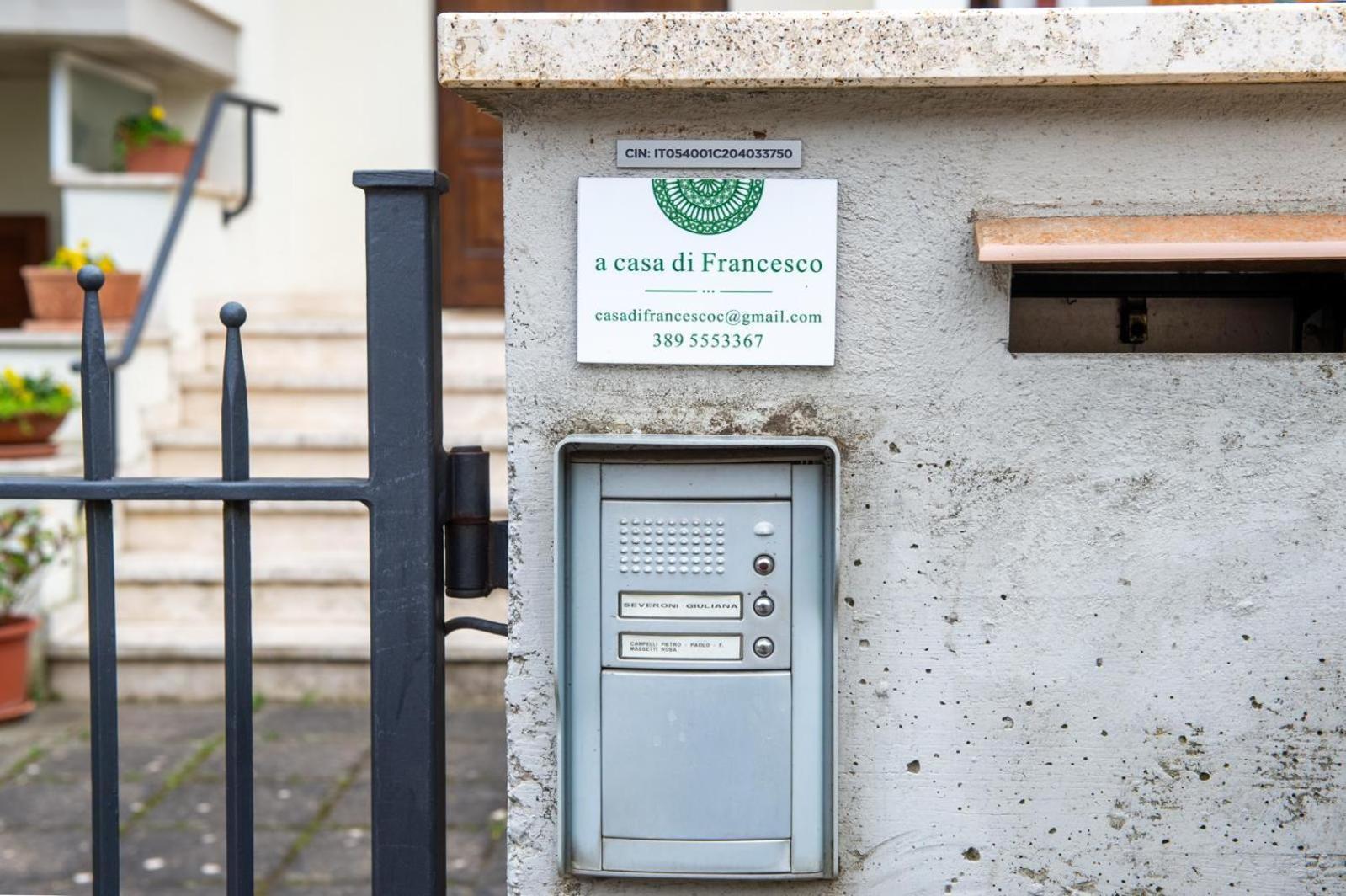 Apartamento A Casa Di Francesco Santa Maria Degli Angeli  Exterior foto